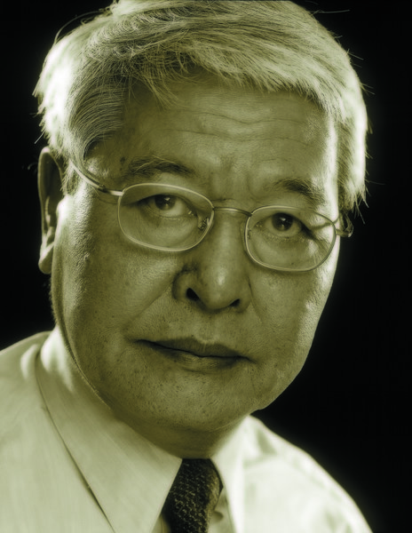 Akira Hirose, professor of physics &amp; engineering physics - 16