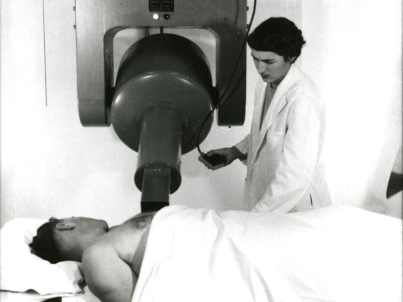 Sylvia Fedoruk (BA’49, MA’51, LLD’06) was part of the USask team that developed the world's first non-commercial cobalt-60 therapy unit for the treatment of cancer. (University Archives and Special Collections, MG-372)