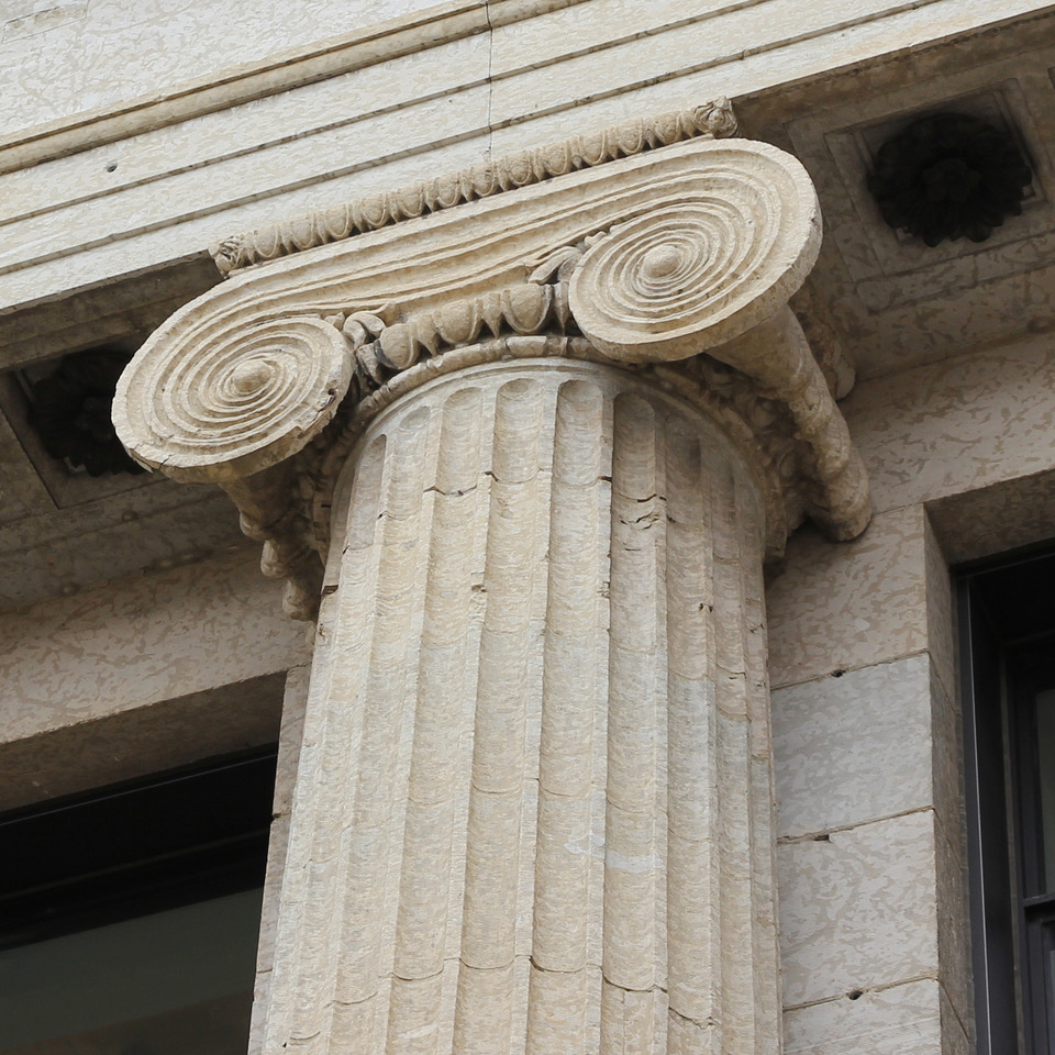 difference between greek and roman columns