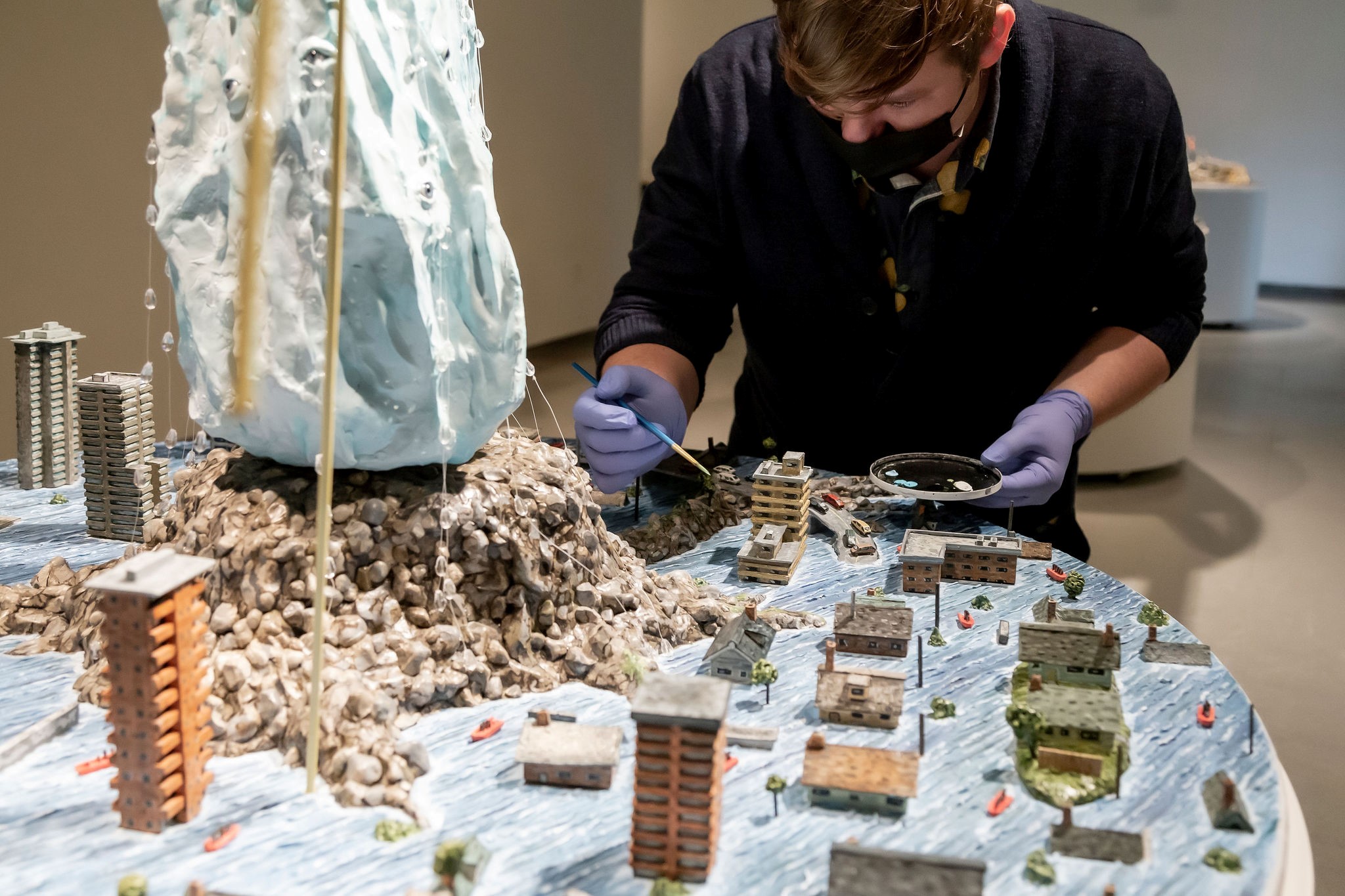 Art exhibit explores the tiny, detailed worlds of dioramas